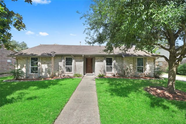1726 Ashford Hollow Lane, Houston, TX 77077