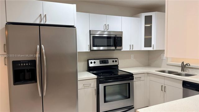 10099 NW 43rd Ter 0, Doral, FL 33178