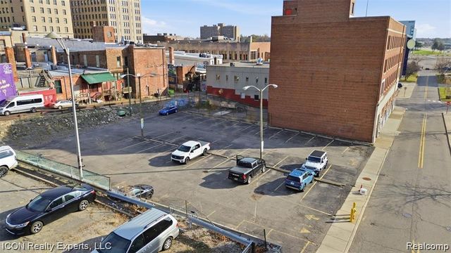 50 Wayne Street, Pontiac, MI 48342