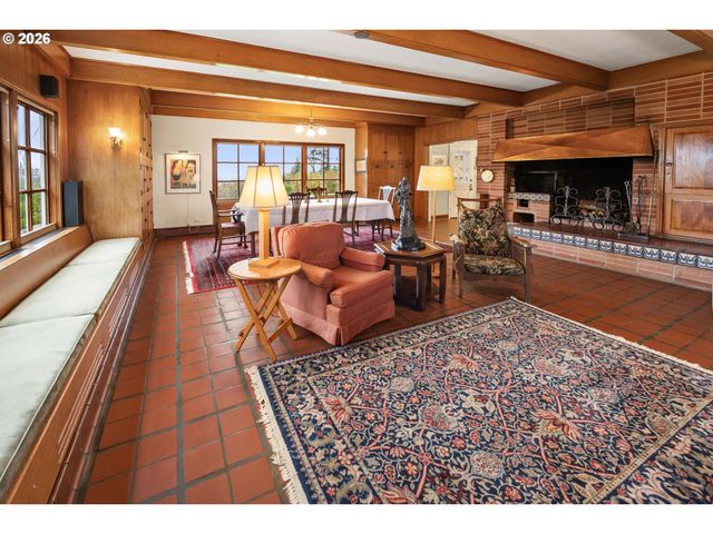 999 RIDGE Dr, Astoria, OR 97103