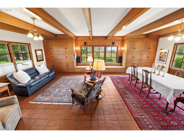 999 RIDGE Dr, Astoria, OR 97103