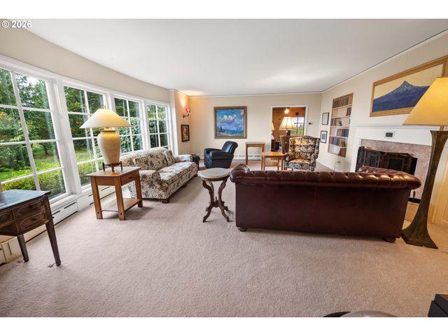 999 RIDGE Dr, Astoria, OR 97103