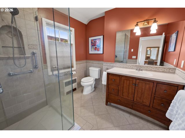 999 RIDGE Dr, Astoria, OR 97103