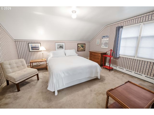 999 RIDGE Dr, Astoria, OR 97103