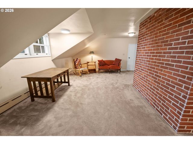 999 RIDGE Dr, Astoria, OR 97103