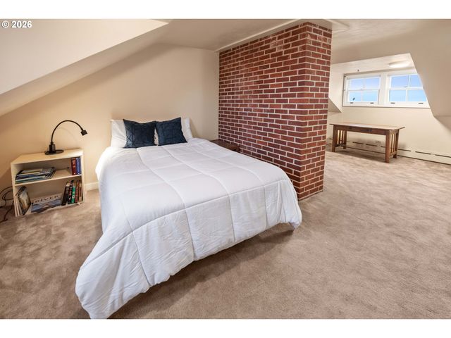 999 RIDGE Dr, Astoria, OR 97103