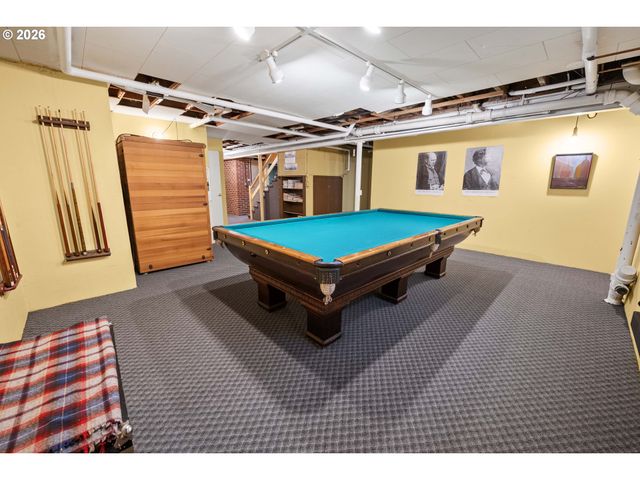 999 RIDGE Dr, Astoria, OR 97103