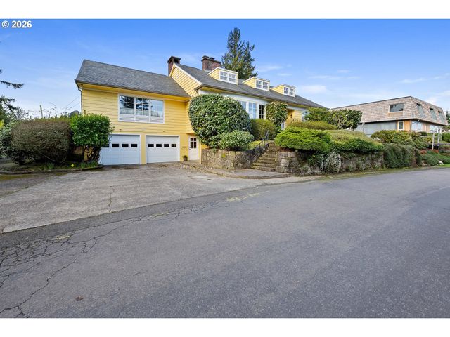 999 RIDGE Dr, Astoria, OR 97103