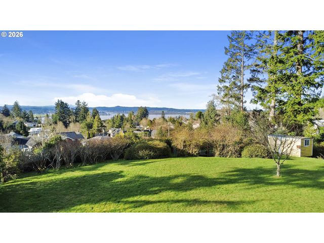 999 RIDGE Dr, Astoria, OR 97103