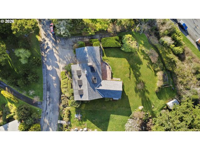 999 RIDGE Dr, Astoria, OR 97103