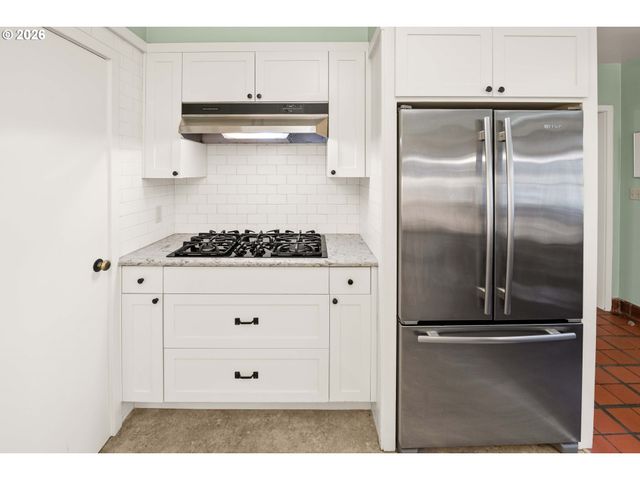 999 RIDGE Dr, Astoria, OR 97103