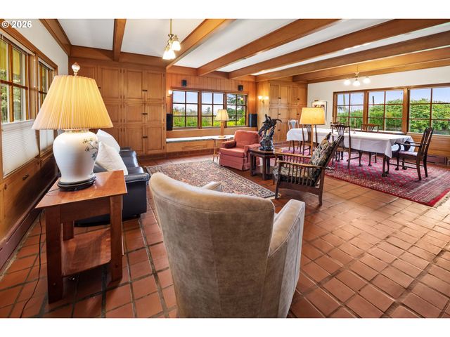 999 RIDGE Dr, Astoria, OR 97103