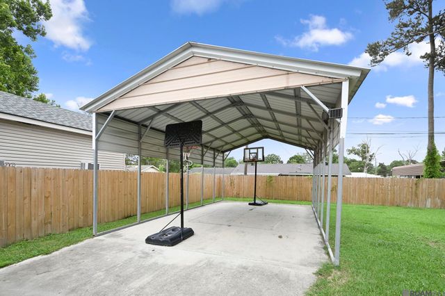 9231 Jordan Dr, Denham Springs, LA 70726