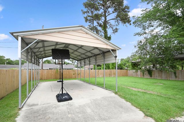 9231 Jordan Dr, Denham Springs, LA 70726