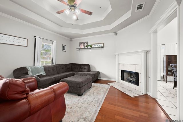 9231 Jordan Dr, Denham Springs, LA 70726