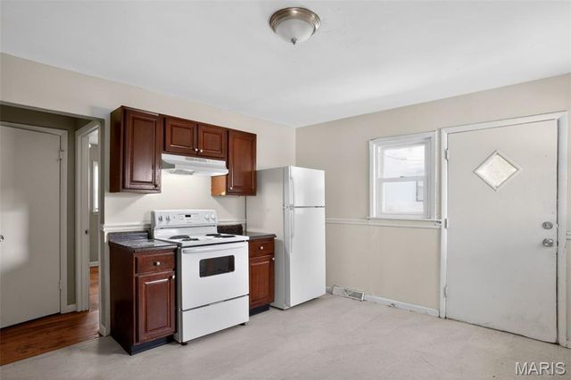 10058 Jeffrey Drive, St Louis, MO 63137