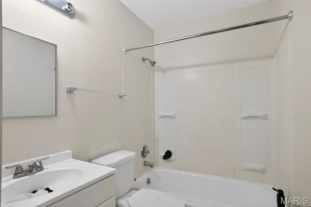 10058 Jeffrey Drive, St Louis, MO 63137