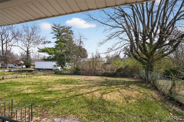 10058 Jeffrey Drive, St Louis, MO 63137