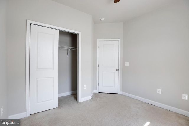 8890 ORCHARD LN, Manassas, VA 20110