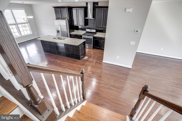 8890 ORCHARD LN, Manassas, VA 20110