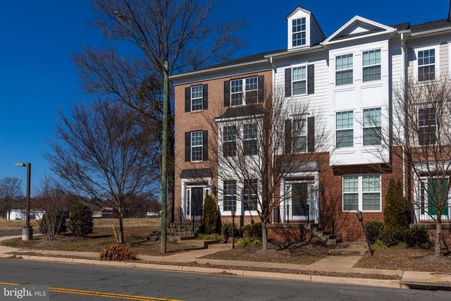 8890 ORCHARD LN, Manassas, VA 20110