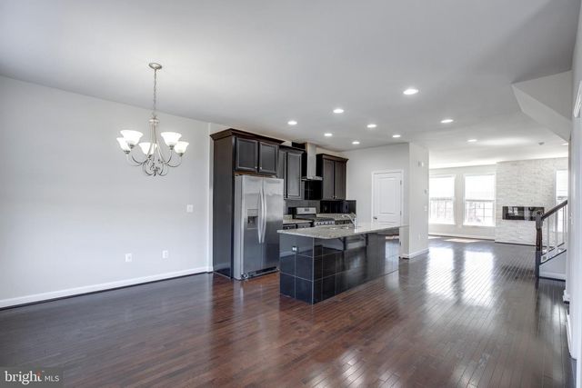 8890 ORCHARD LN, Manassas, VA 20110