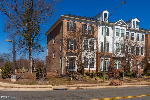 8890 ORCHARD LN, Manassas, VA 20110