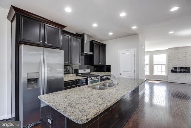 8890 ORCHARD LN, Manassas, VA 20110