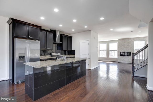 8890 ORCHARD LN, Manassas, VA 20110