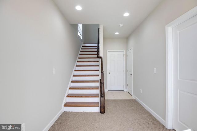 8890 ORCHARD LN, Manassas, VA 20110