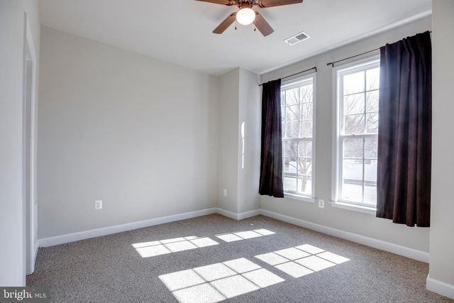 8890 ORCHARD LN, Manassas, VA 20110