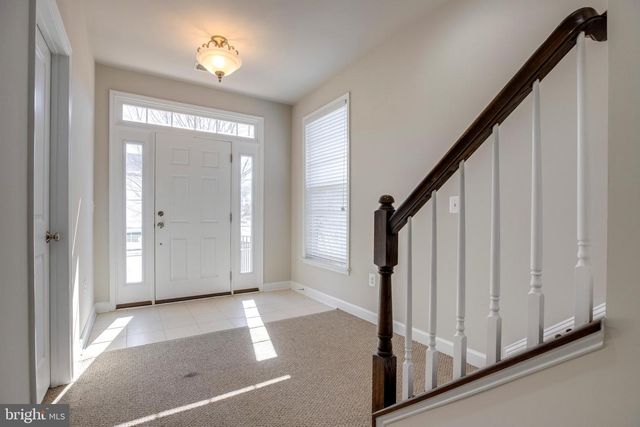 8890 ORCHARD LN, Manassas, VA 20110