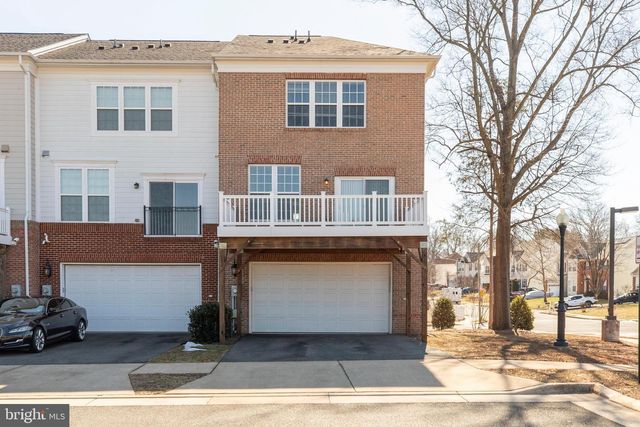 8890 ORCHARD LN, Manassas, VA 20110