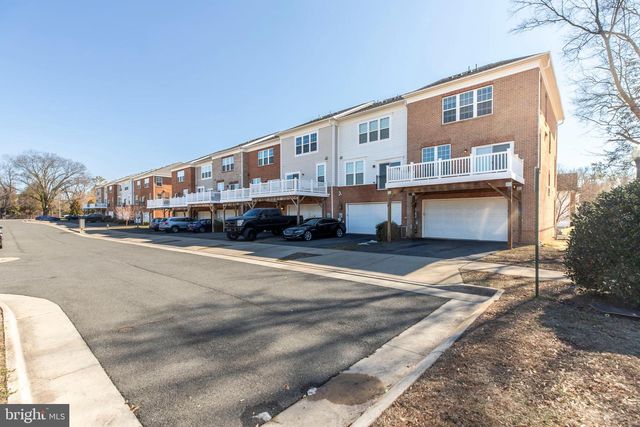 8890 ORCHARD LN, Manassas, VA 20110