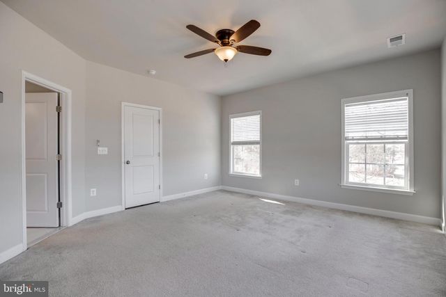 8890 ORCHARD LN, Manassas, VA 20110