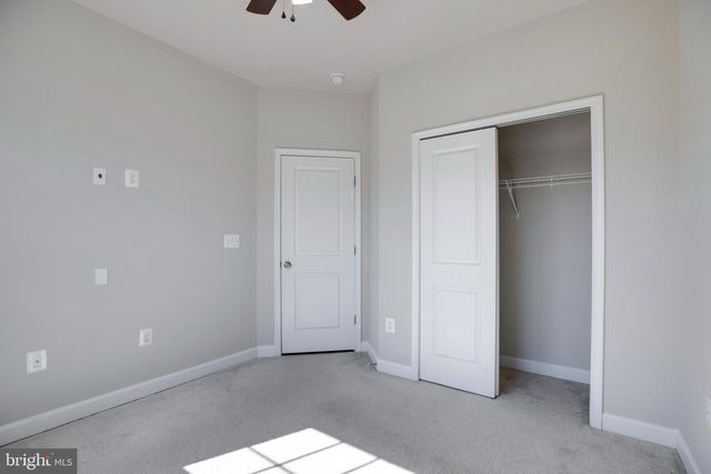 8890 ORCHARD LN, Manassas, VA 20110