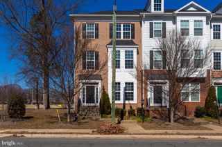 8890 ORCHARD LN, Manassas, VA 20110