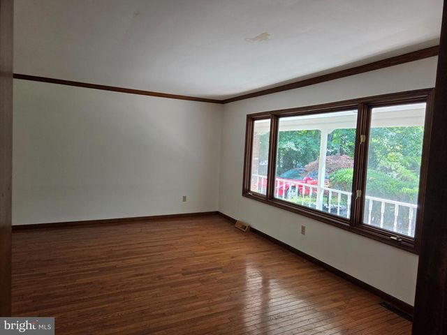 1 SANDRA LN, Tabernacle, NJ 08088