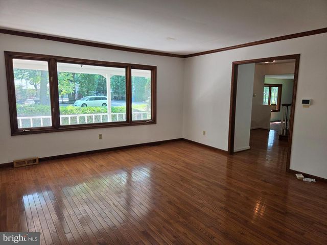 1 SANDRA LN, Tabernacle, NJ 08088