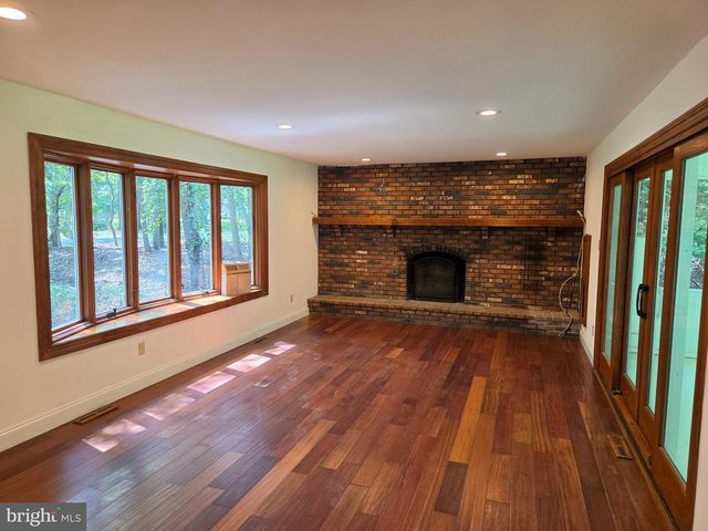 1 SANDRA LN, Tabernacle, NJ 08088