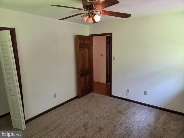 1 SANDRA LN, Tabernacle, NJ 08088