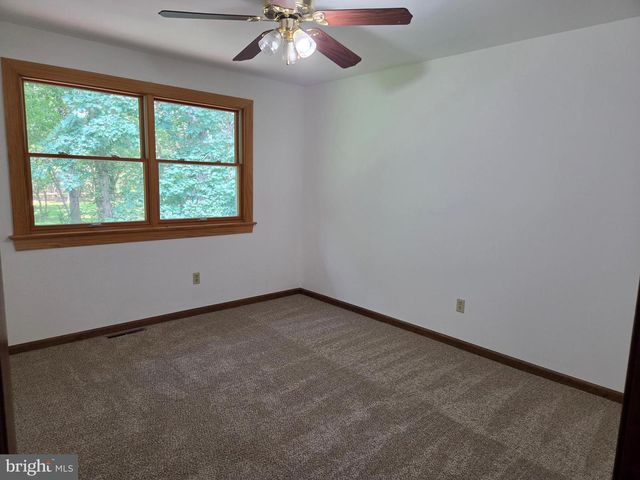 1 SANDRA LN, Tabernacle, NJ 08088