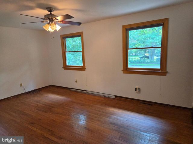 1 SANDRA LN, Tabernacle, NJ 08088