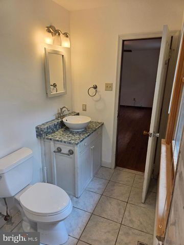 1 SANDRA LN, Tabernacle, NJ 08088