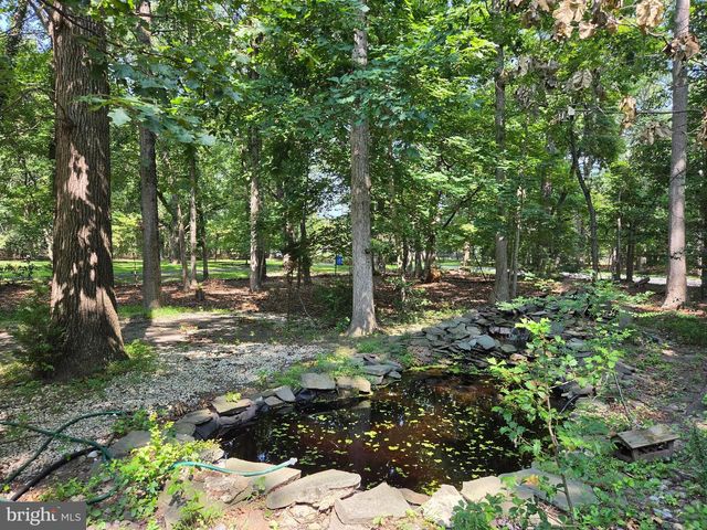 1 SANDRA LN, Tabernacle, NJ 08088