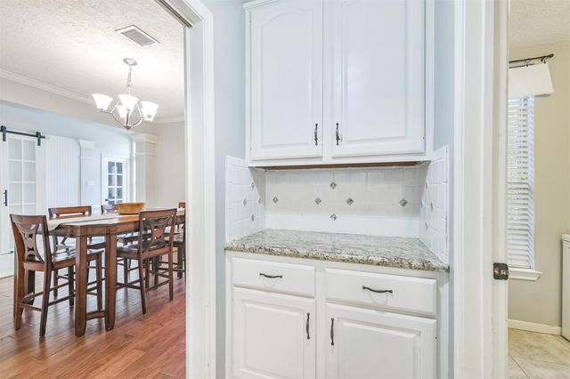 4331 Broadleaf Street, Houston, TX 77345