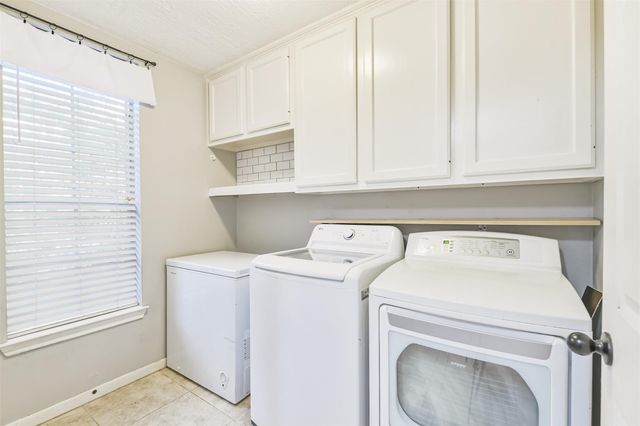 4331 Broadleaf Street, Houston, TX 77345