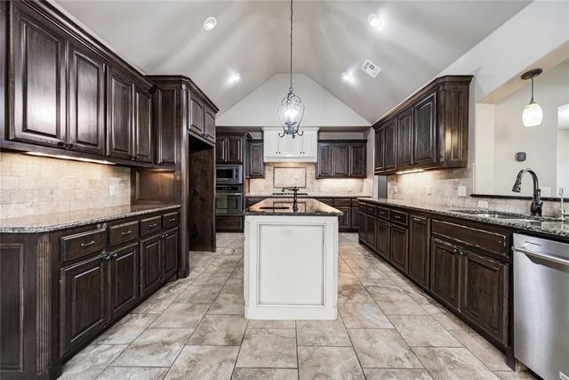 4617 Caveat Drive, Edmond, OK 73025