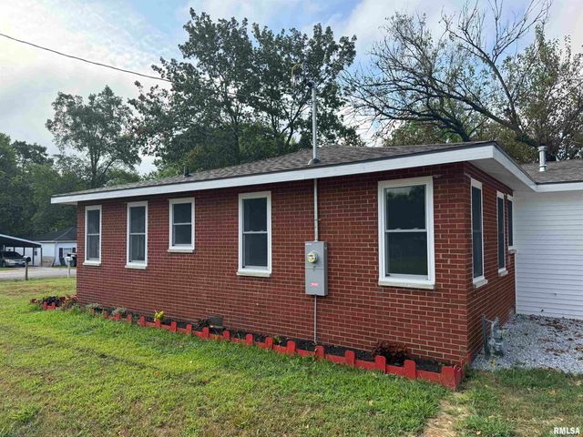 924 N ALMOND Street, Carbondale, IL 62901