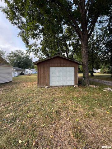 924 N ALMOND Street, Carbondale, IL 62901